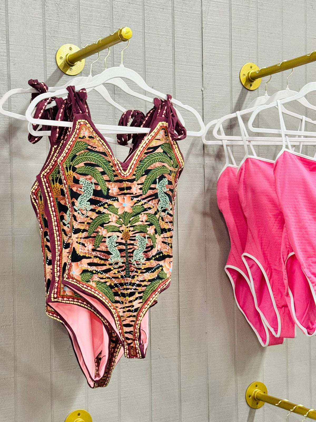 One Pieces