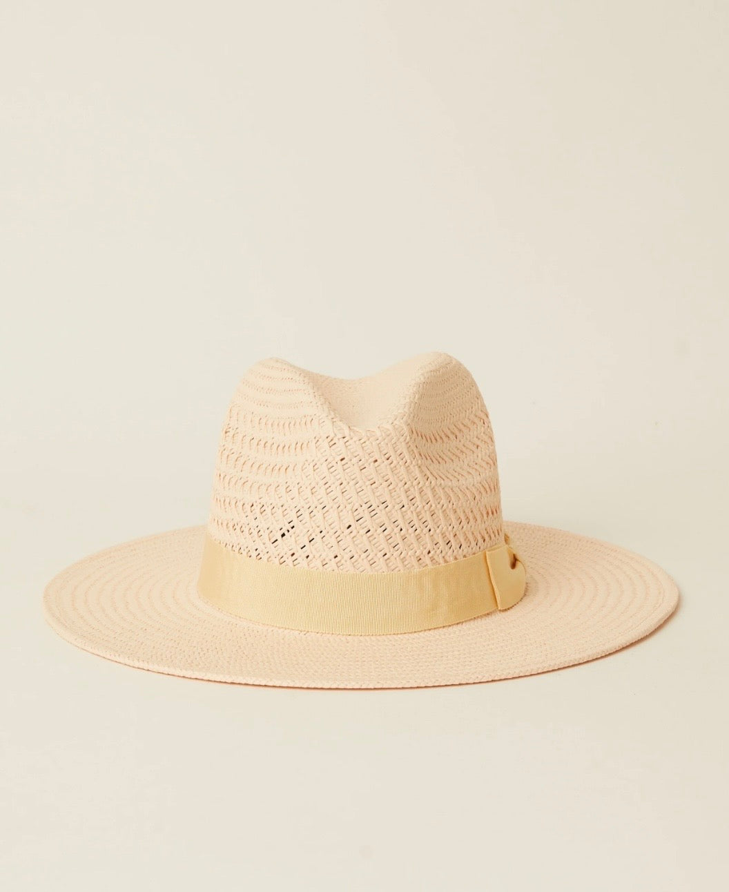 Carrie hat
